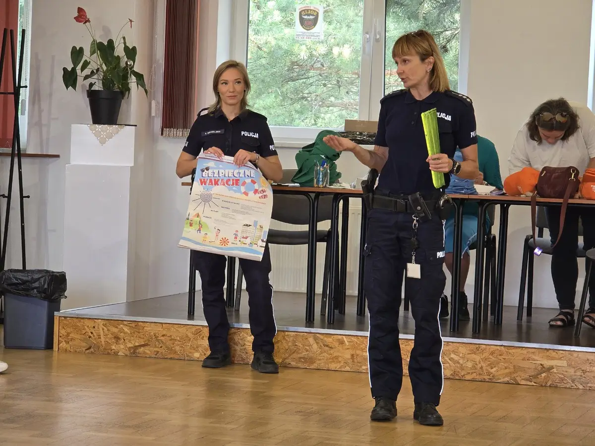 Policjanci odwiedzili dzieci podczas półkolonii