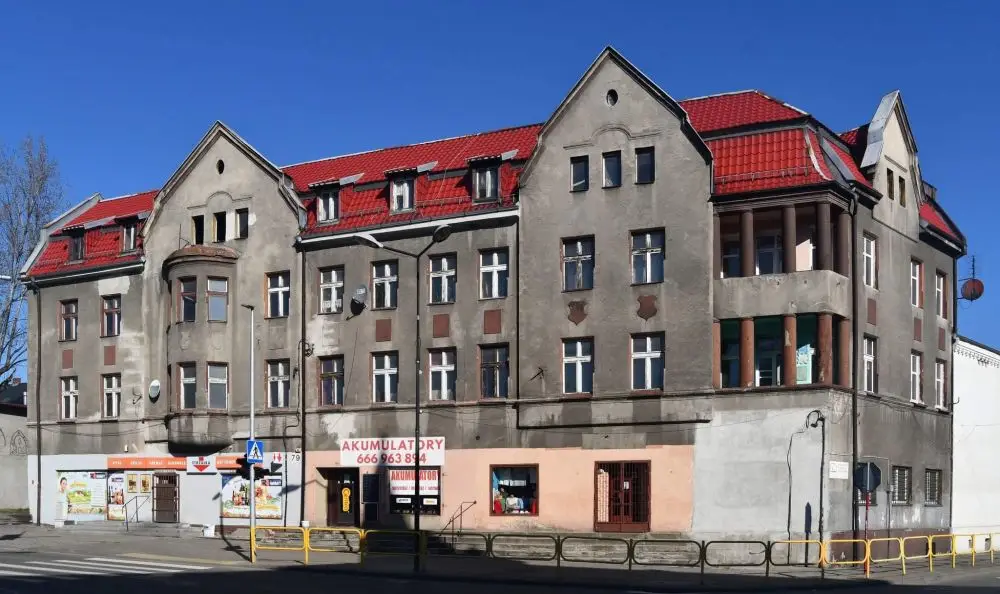 Remont budynku przy ul. Roździeńskiego 79 w Brzezinach Śląskich