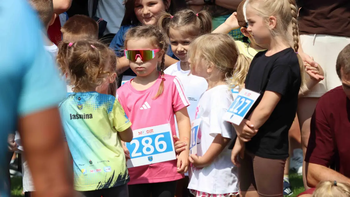 Bieg dla dzieci zorganizowany w ramach 7. PKO Piekarskiego Półmaratonu